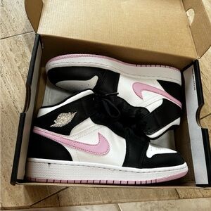 Nike Air Jordan 1 Mid White Light Arctic Pink Black
